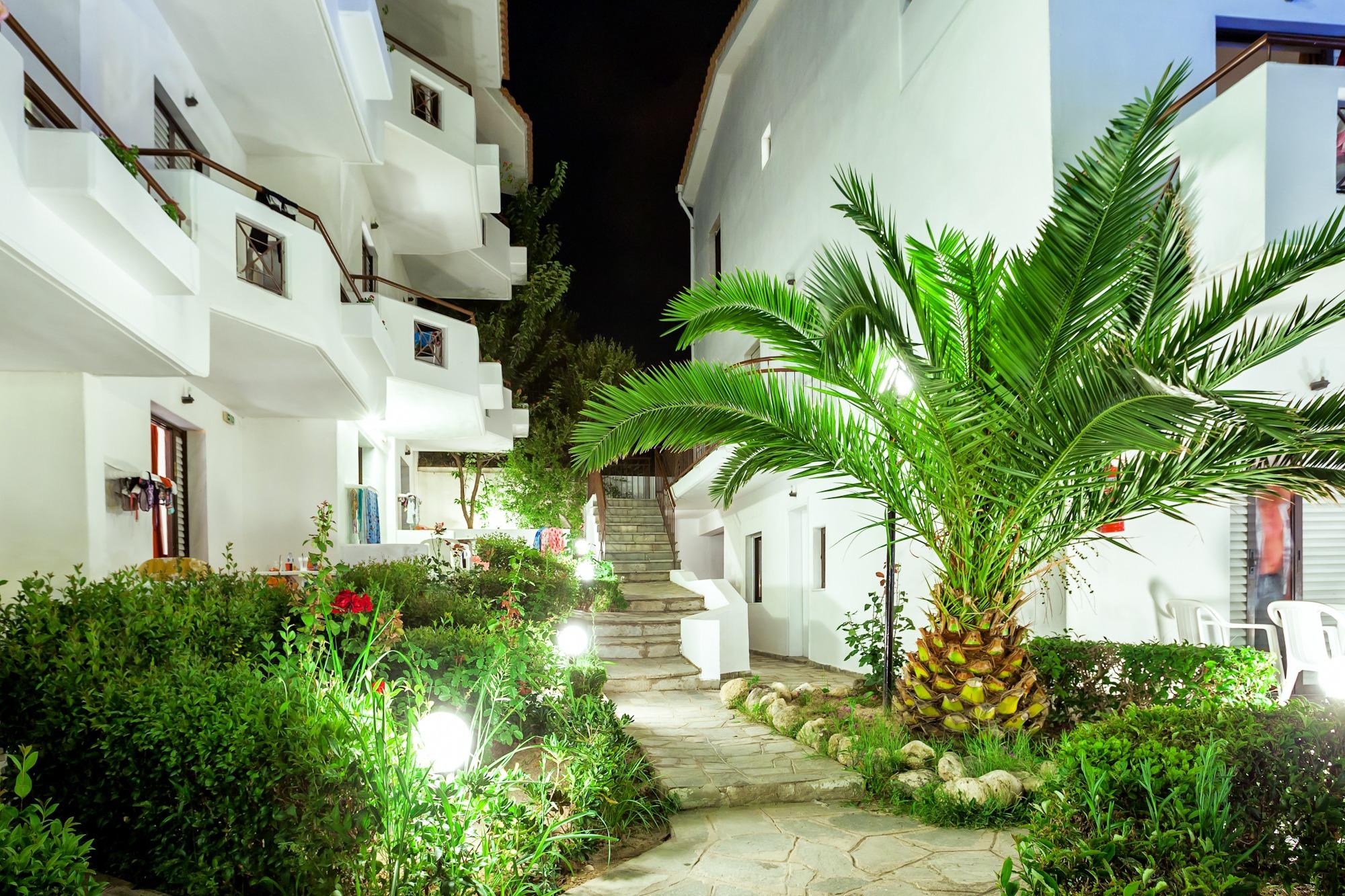 Xenios Dolphin Beach Hotel Possidi Exterior foto